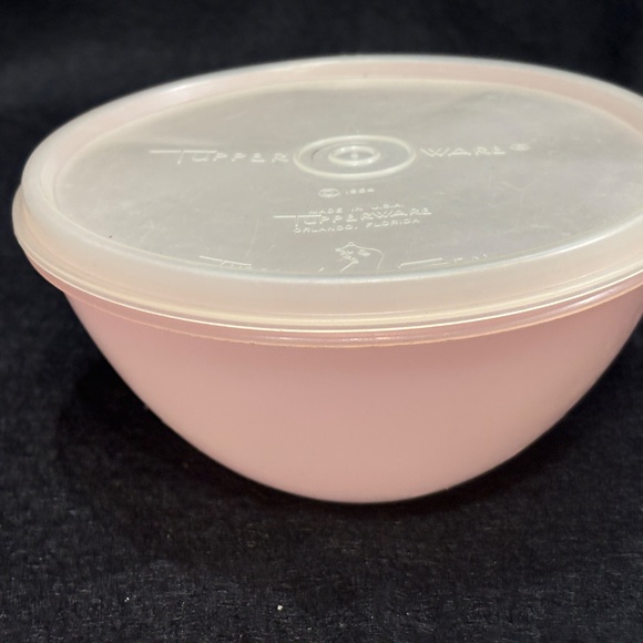 1954 TUPPERWARE Sheer Pink Round 6" Container #233-22 & Clear Lid #238-7 - Picture 3 of 4